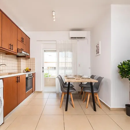 Beachfront Haven, 3 Min To - Gaia 2 İstanköy