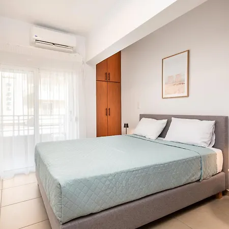Beachfront Haven, 3 Min To - Gaia 2 Apartman
