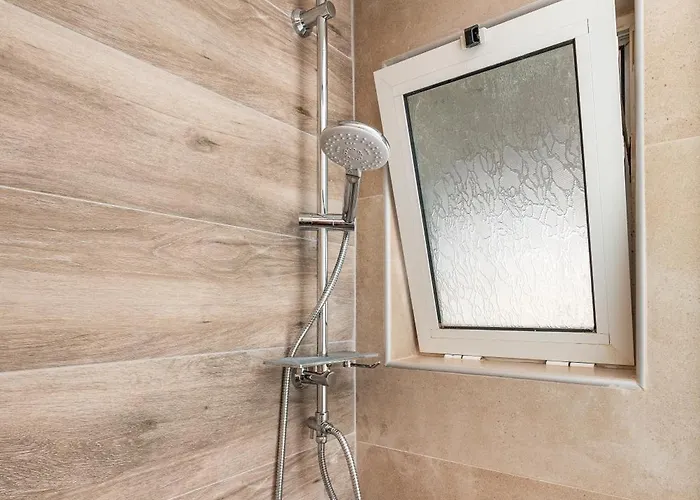 Beachfront Haven, 3 Min To - Gaia 2 Appartamento