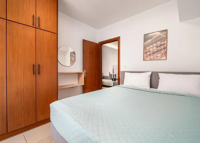 Beachfront Haven, 3 Min To - Gaia 2 Appartement Kos-stad